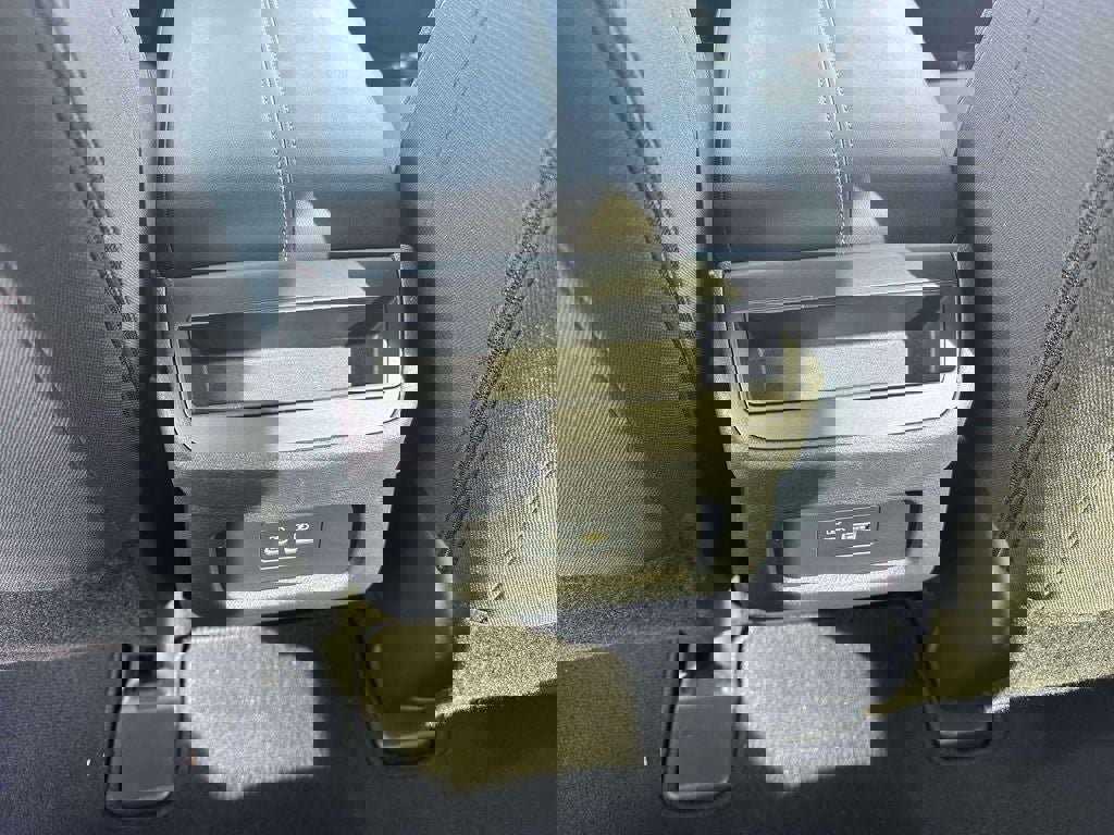 Certified 2025 Nissan Pathfinder S image 12