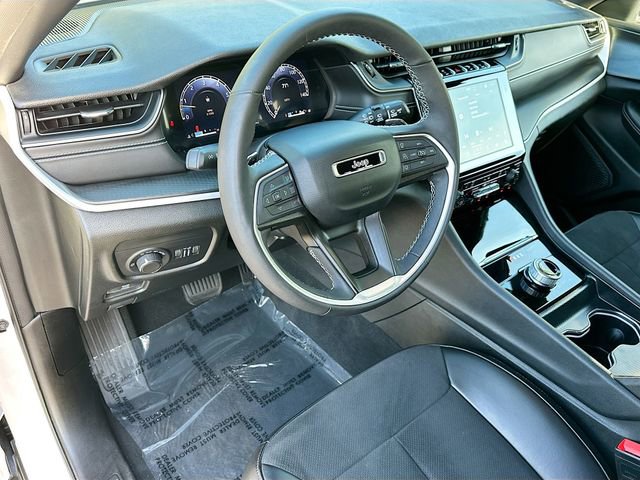 Used 2024 Jeep Grand Cherokee Altitude image 9