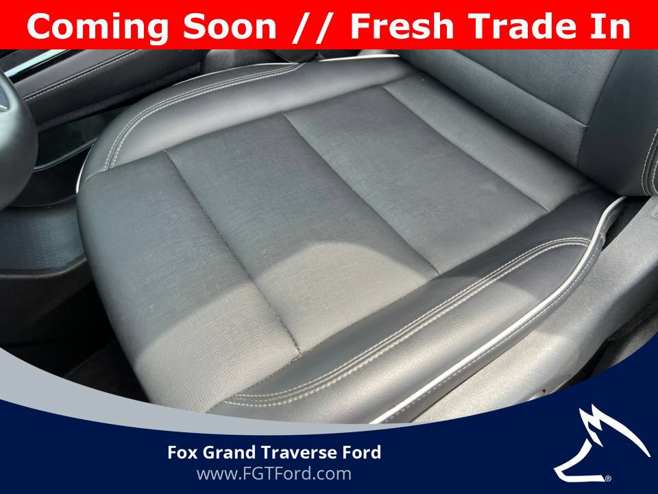 Used 2025 Buick Enclave Preferred AWD/4WD image 10
