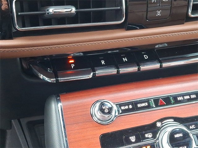 Used 2023 Lincoln Aviator Reserve w/ Equipment Group 201A image 15