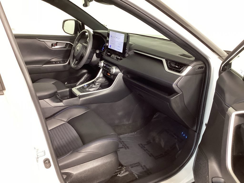 Used 2023 Toyota RAV4 XSE AWD/4WD image 38