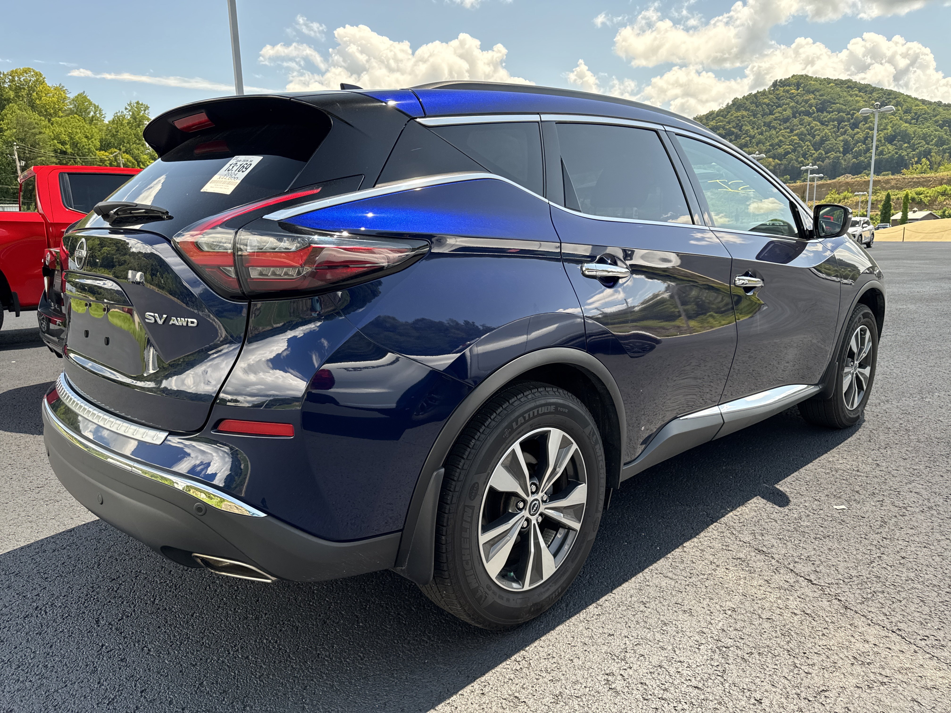 Used 2024 Nissan Murano SV AWD/4WD image 6