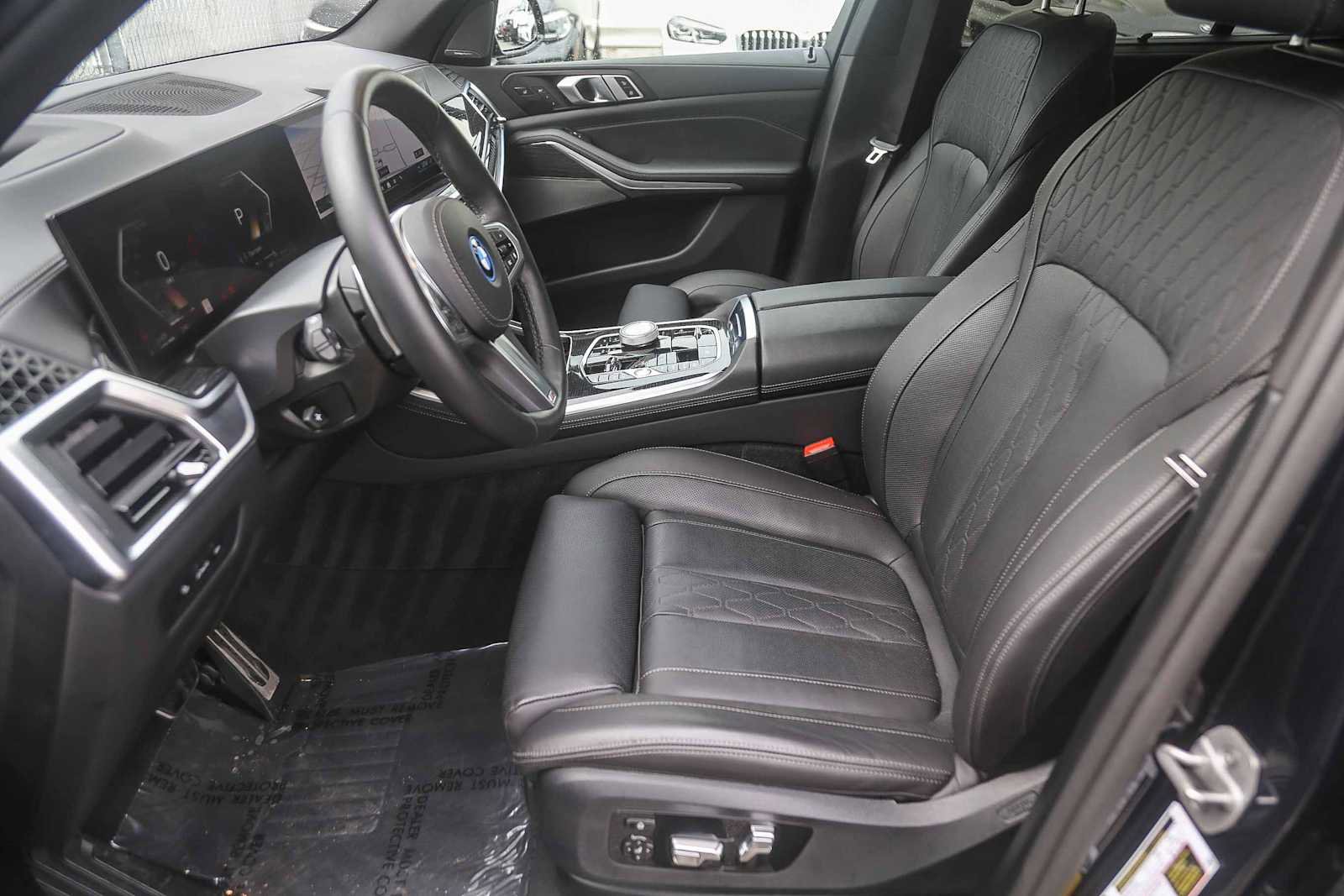 Used 2025 BMW X5 xDrive50e w/ Executive Package image 14