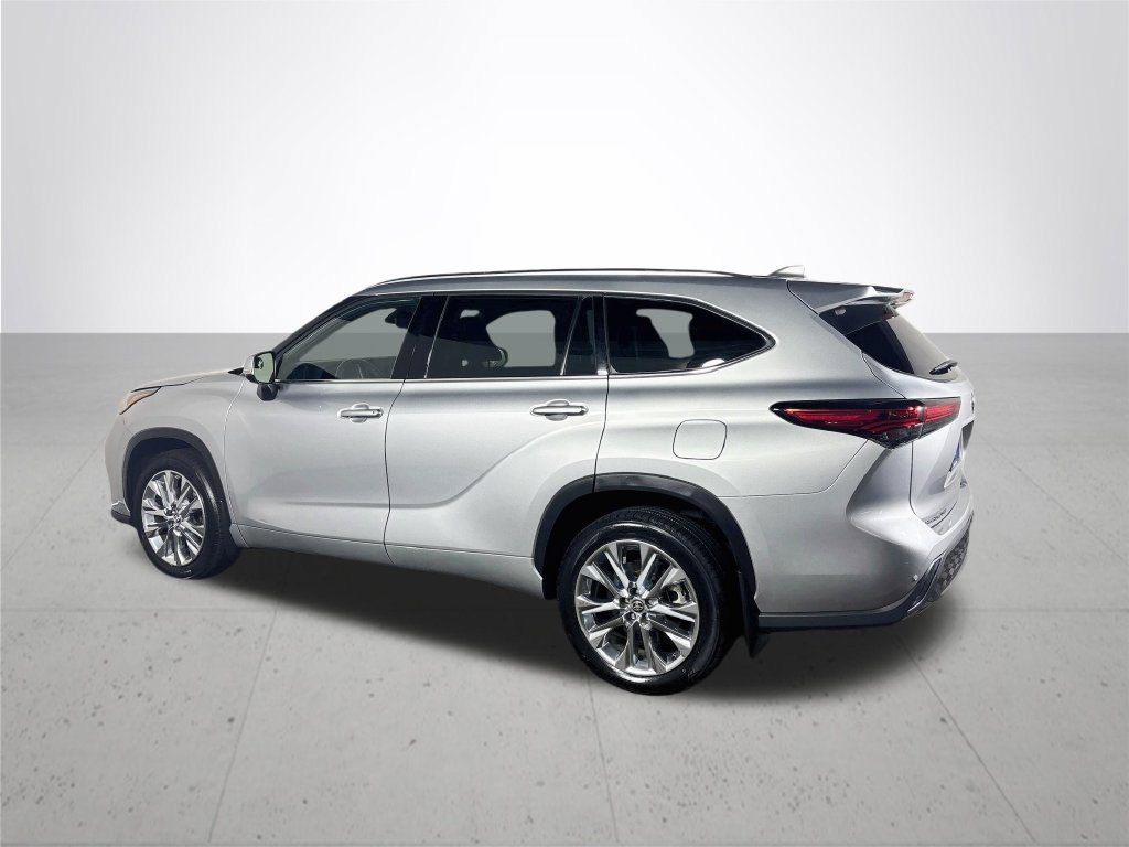 Used 2023 Toyota Highlander Limited AWD/4WD image 8