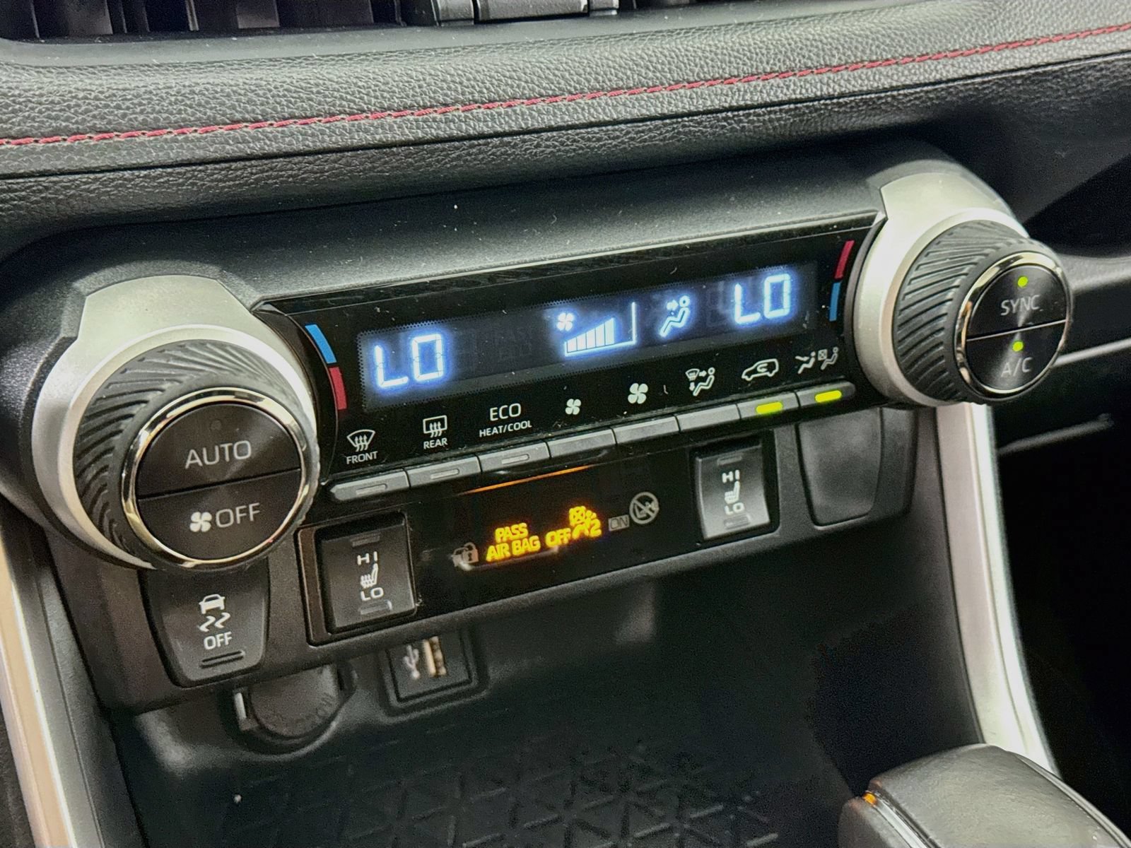 Used 2023 Toyota RAV4 SE w/ Weather & Moonroof Package AWD/4WD image 13