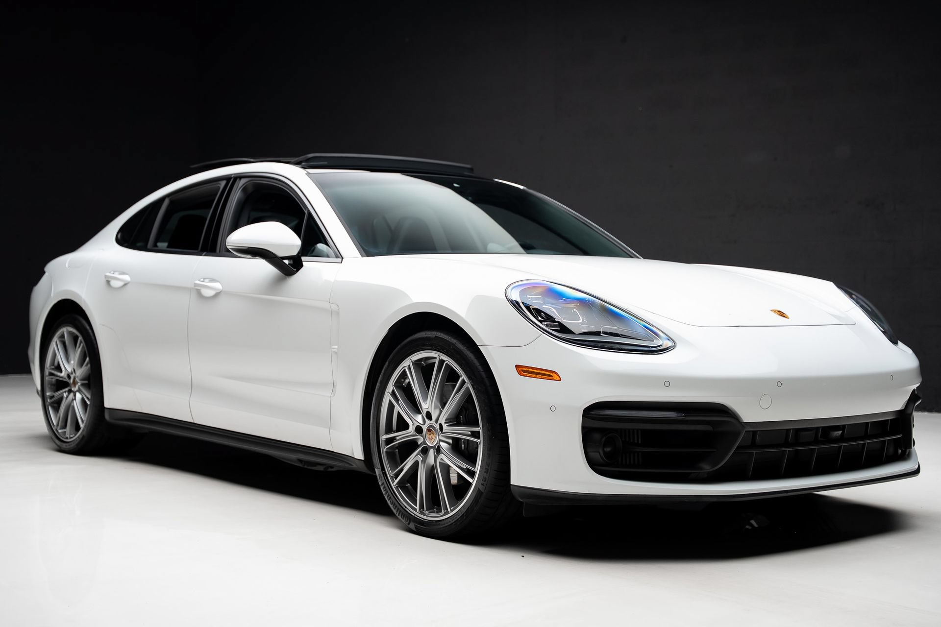 Used 2023 Porsche Panamera 4 AWD/4WD image 91