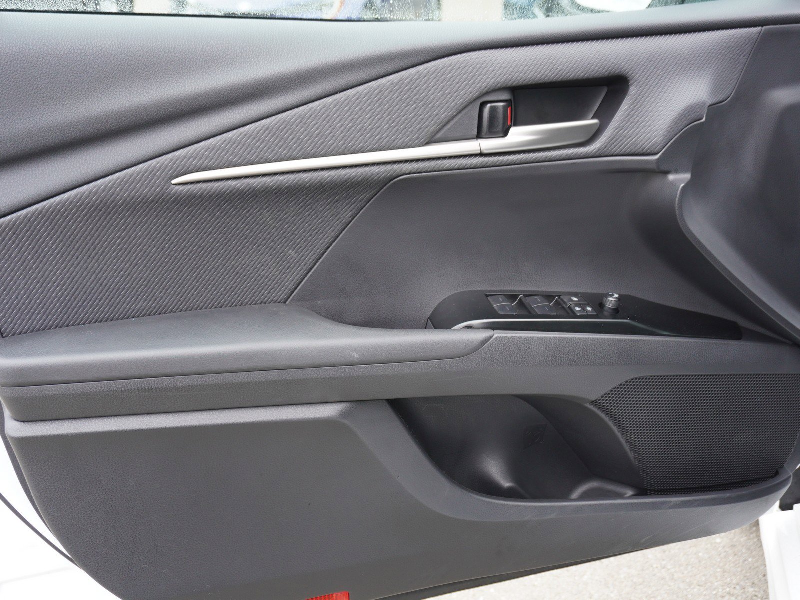 Used 2025 Toyota Camry SE image 18