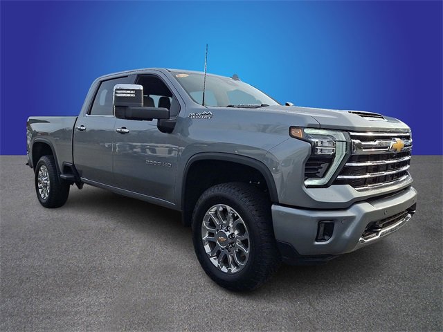 Used 2025 Chevrolet Silverado 2500 LTZ w/ LTZ Plus Package image 3