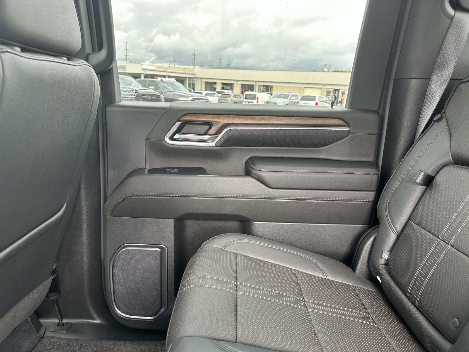 Certified 2024 Chevrolet Silverado 2500 High Country w/ LPO, Dark Essentials Package image 17