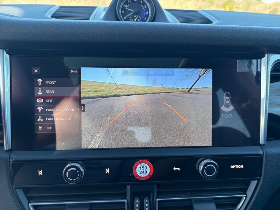 Certified 2025 Porsche Macan image 23