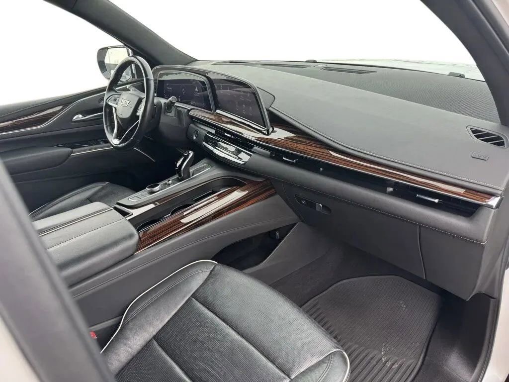 Used 2021 Cadillac Escalade Premium Luxury w/ Driver Assist Tech Package image 14