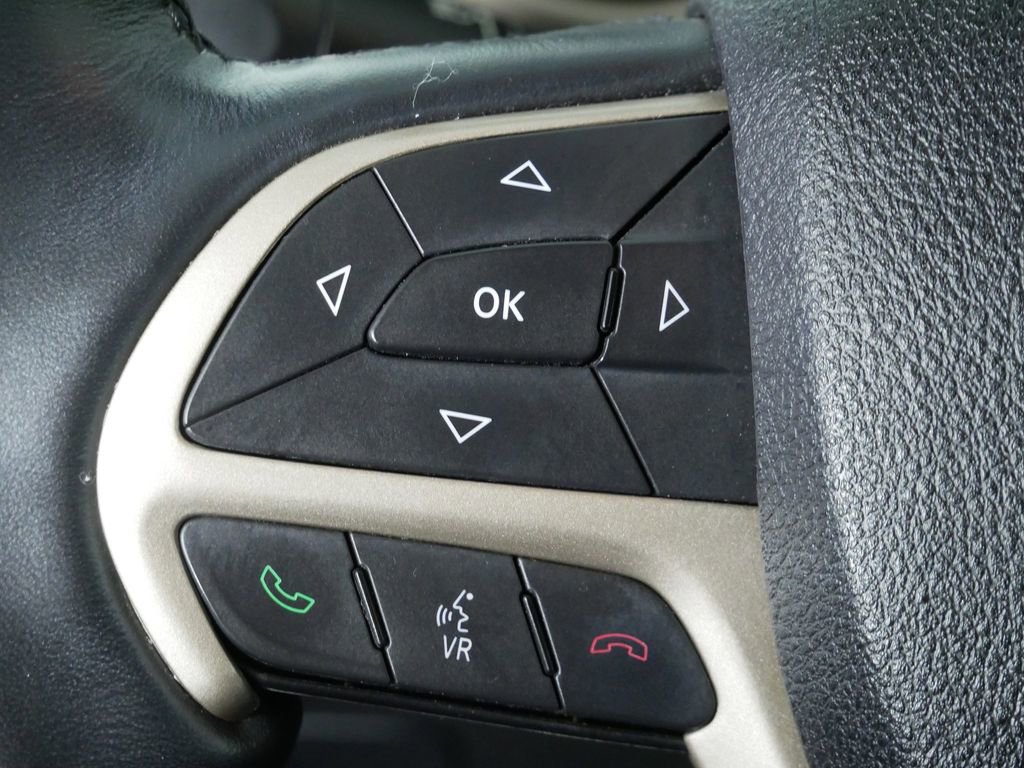 Used 2016 Jeep Cherokee Limited image 25