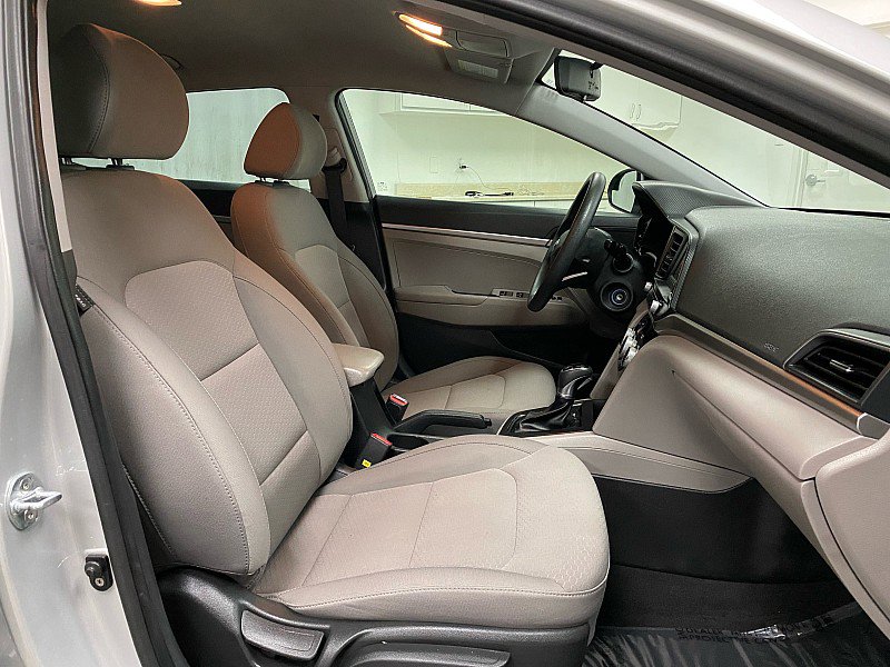 Used 2019 Hyundai Elantra SE image 14