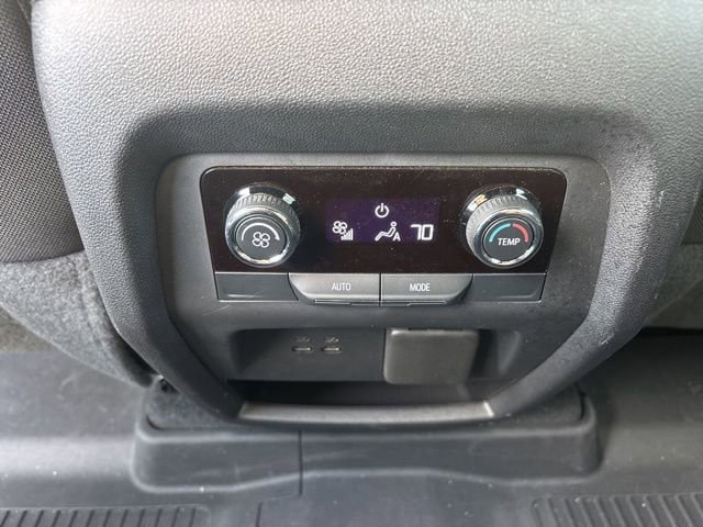 Used 2024 Chevrolet Traverse LT w/ Trailering Package AWD/4WD image 16