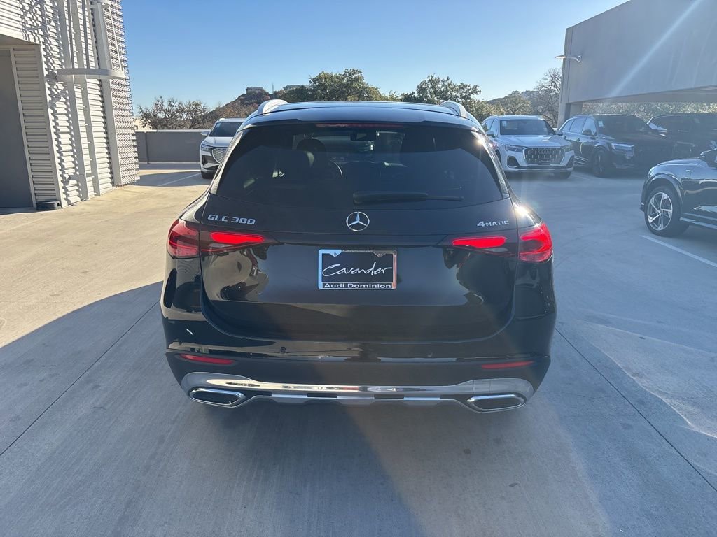 Used 2024 Mercedes-Benz GLC 300 4MATIC image 7