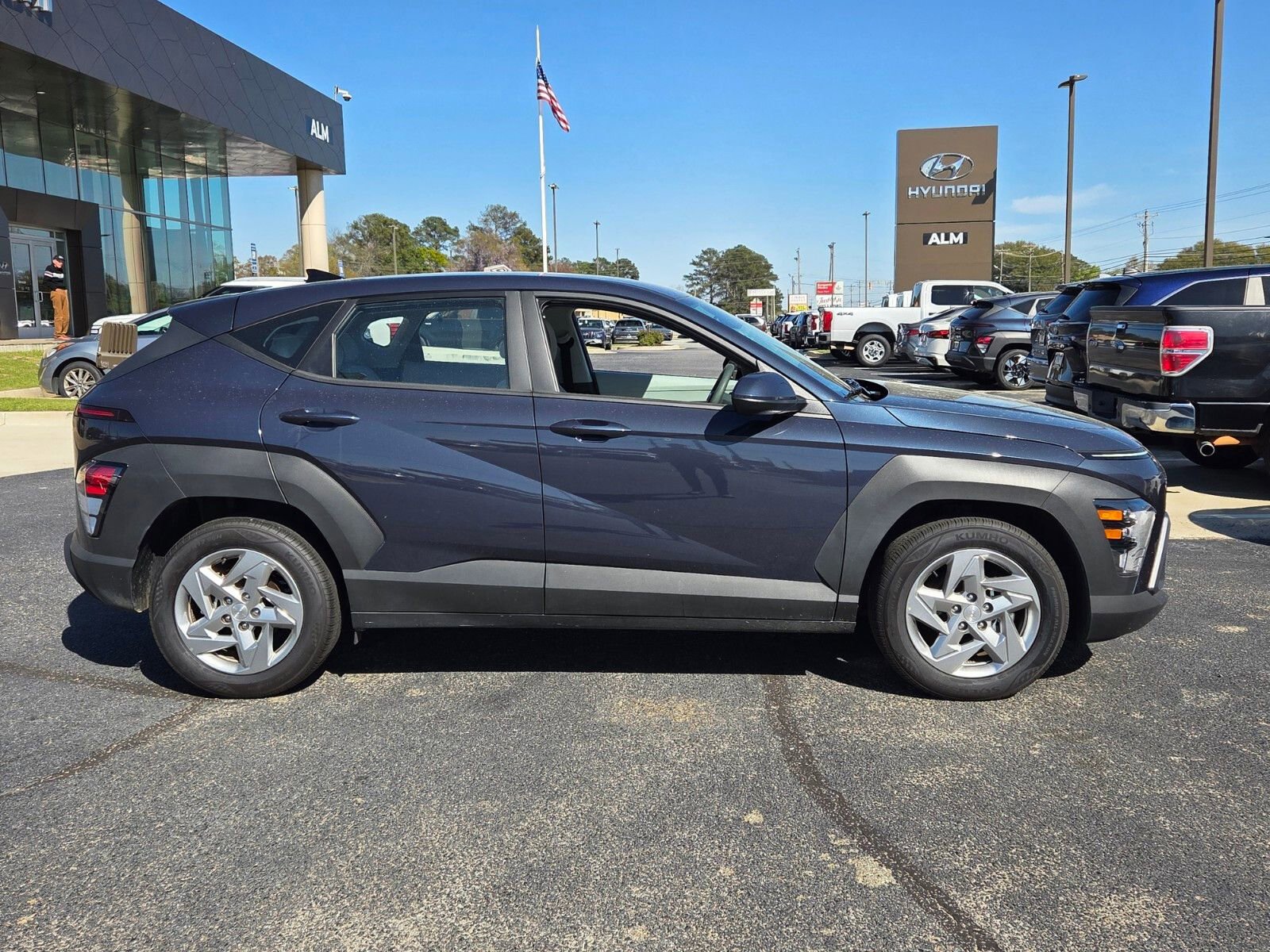 Used 2025 Hyundai Kona SE image 13