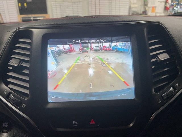 Used 2020 Jeep Cherokee Trailhawk w/ Cold Weather Group AWD/4WD image 3