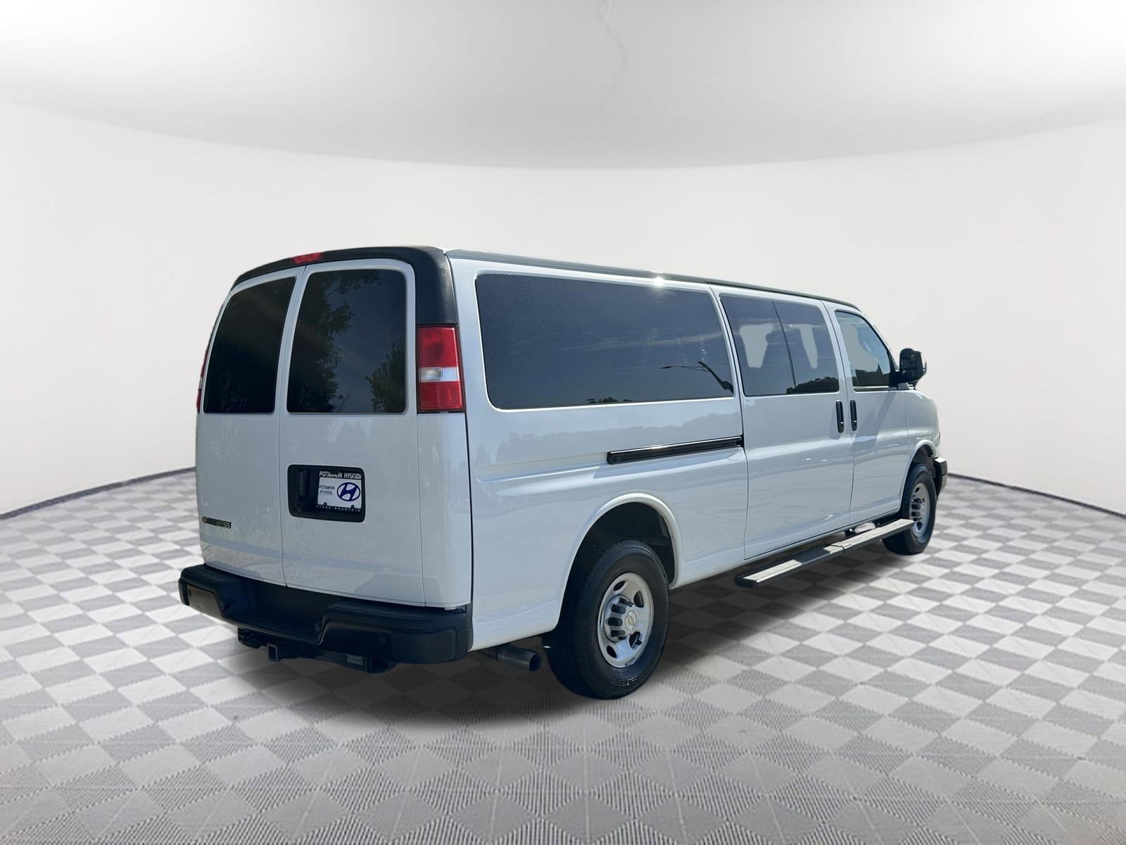Used 2024 Chevrolet Express 3500 LS image 7