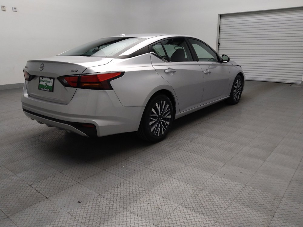 Used 2024 Nissan Altima 2.5 SV image 9