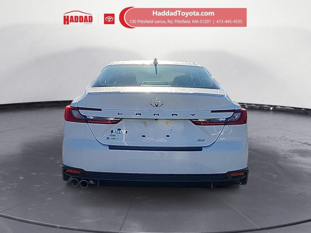 Used 2025 Toyota Camry SE AWD/4WD image 4