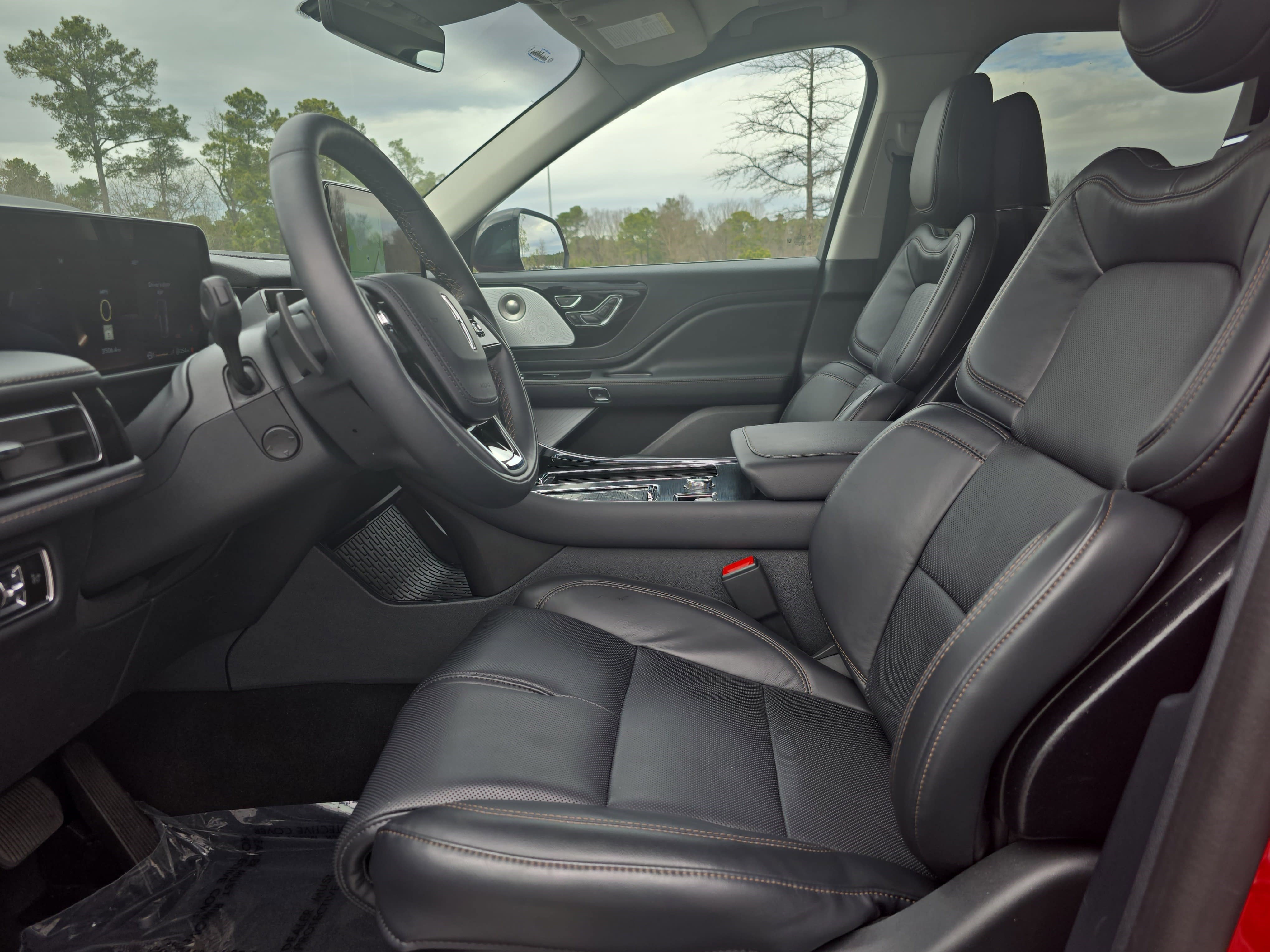 Used 2025 Lincoln Aviator Reserve w/ Equipment Group 201A image 15