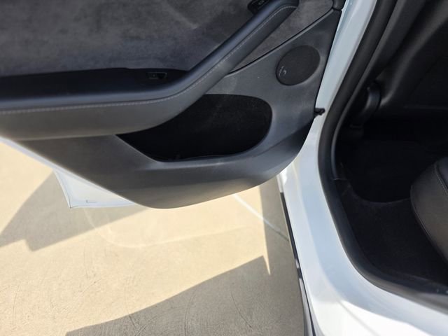 Used 2023 Tesla Model Y Long Range image 20