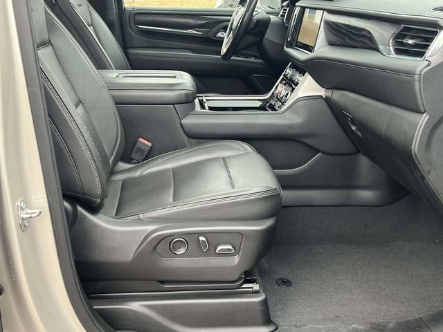 Used 2021 GMC Yukon Denali w/ Denali Premium Package image 27