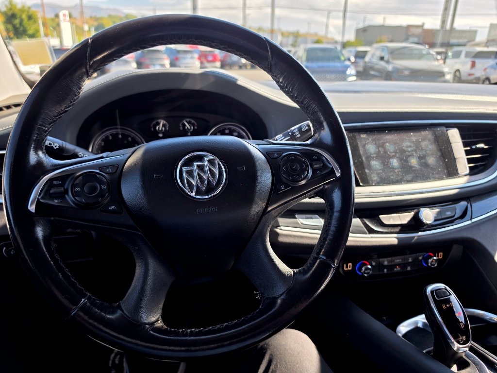 Used 2018 Buick Enclave Essence AWD/4WD image 17