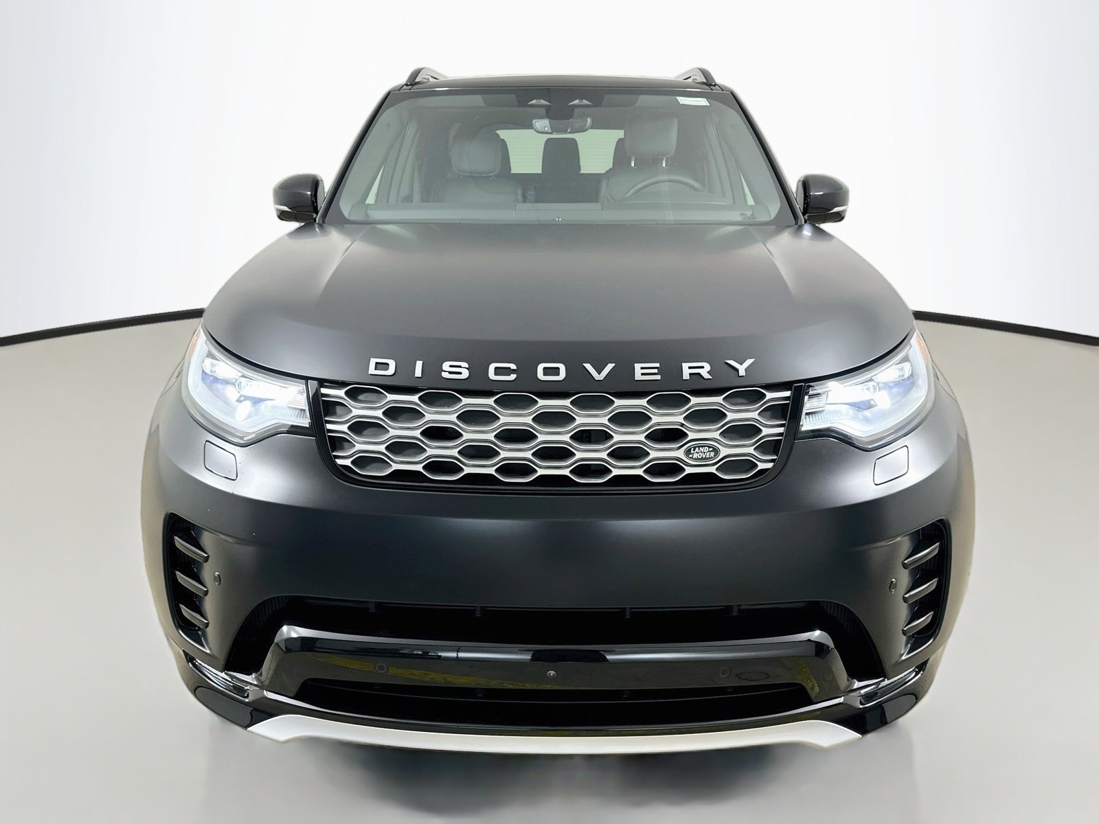 New 2026 Land Rover Discovery Limited Edition AWD/4WD image 2
