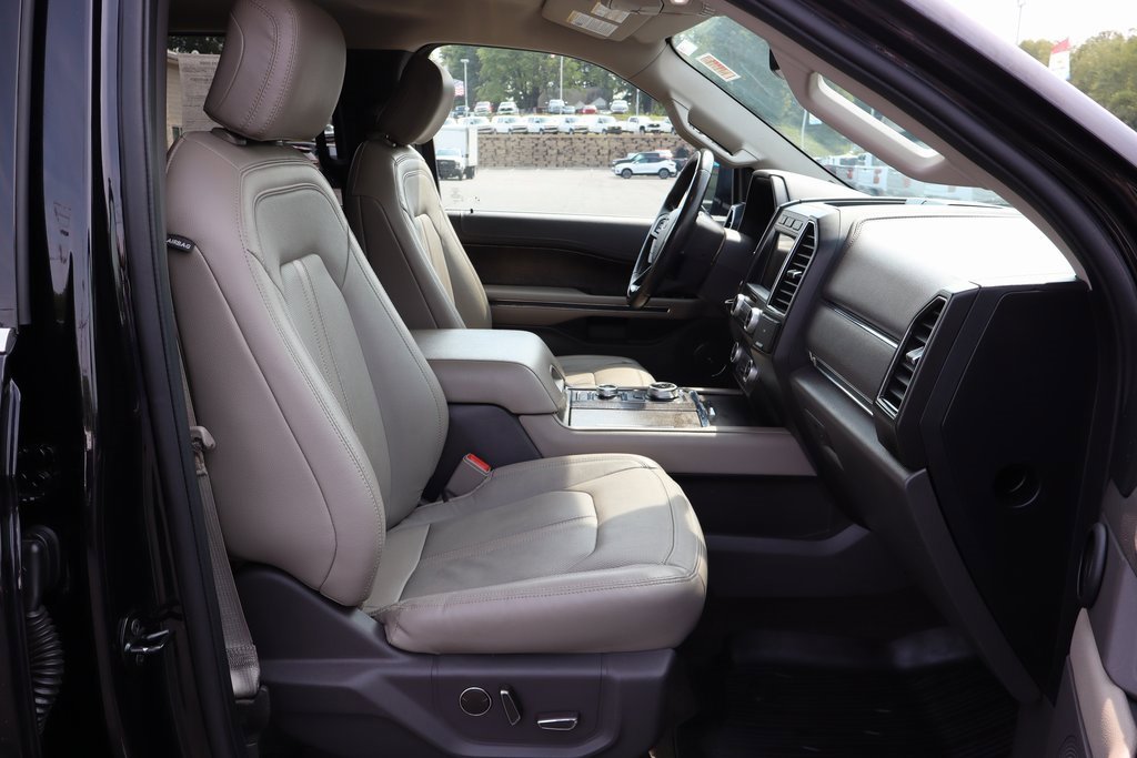 Used 2020 Ford Expedition Limited image 23