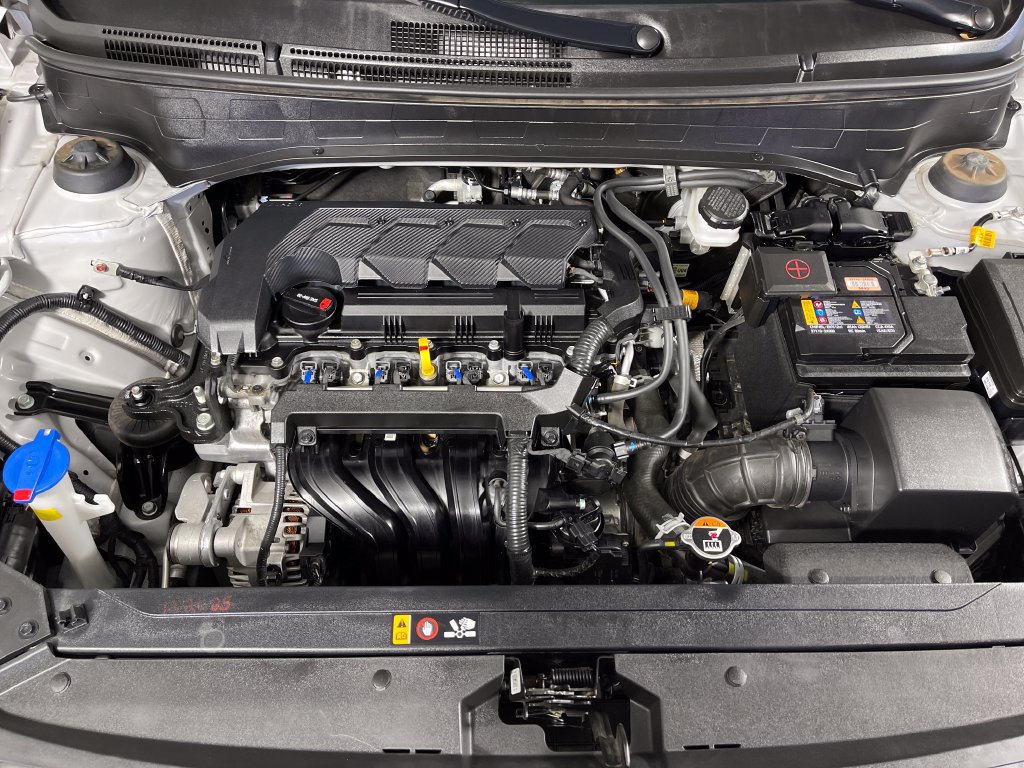 Certified 2025 Hyundai Venue SEL FWD image 10