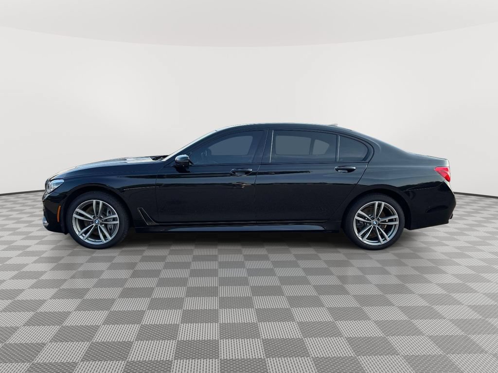 Used 2019 BMW 750i xDrive w/ Executive Package AWD/4WD image 4
