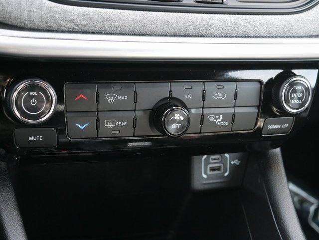 Used 2024 Jeep Compass Latitude image 19