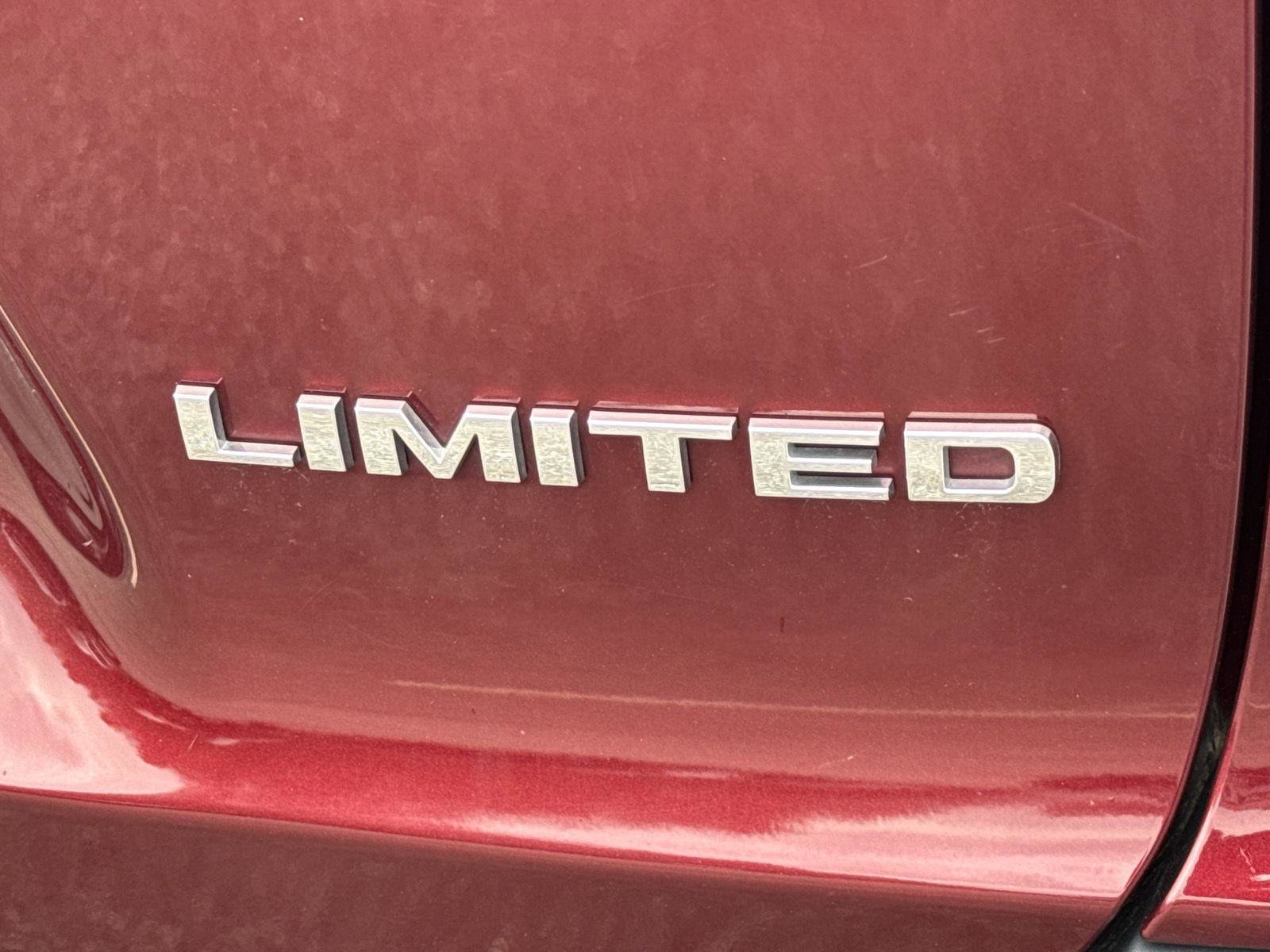 Used 2019 Jeep Cherokee Limited AWD/4WD image 6