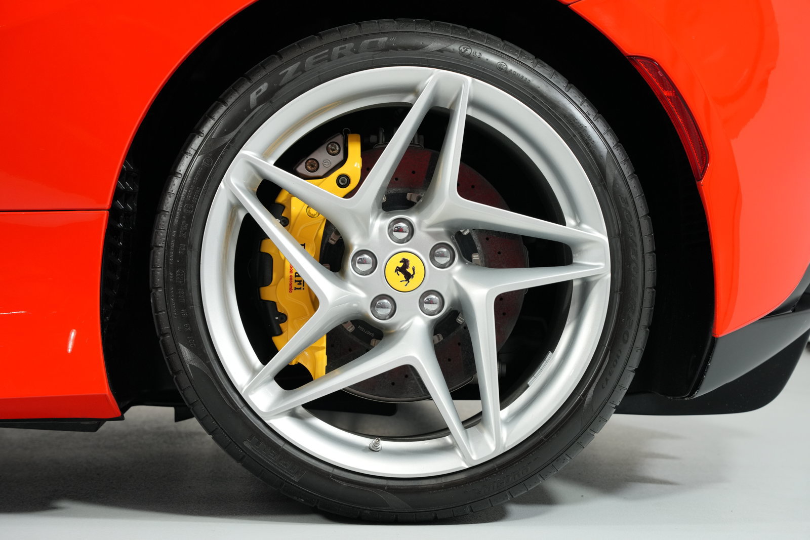 Used 2020 Ferrari F8 Tributo RWD image 9