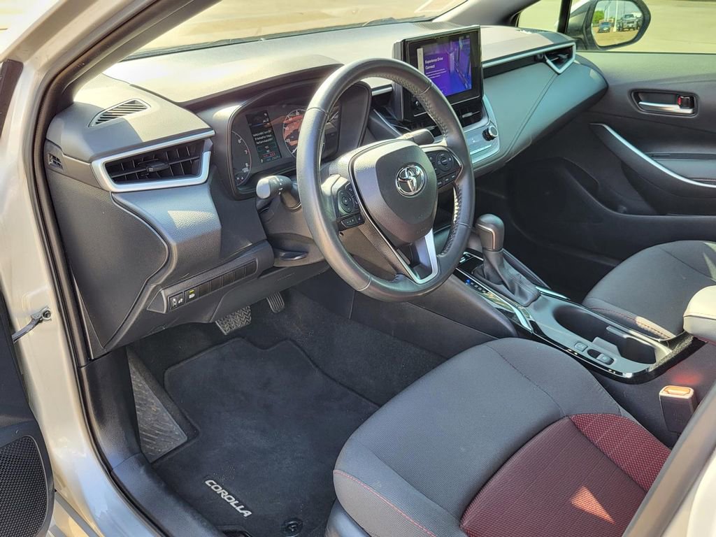 Used 2025 Toyota Corolla SE FWD image 15