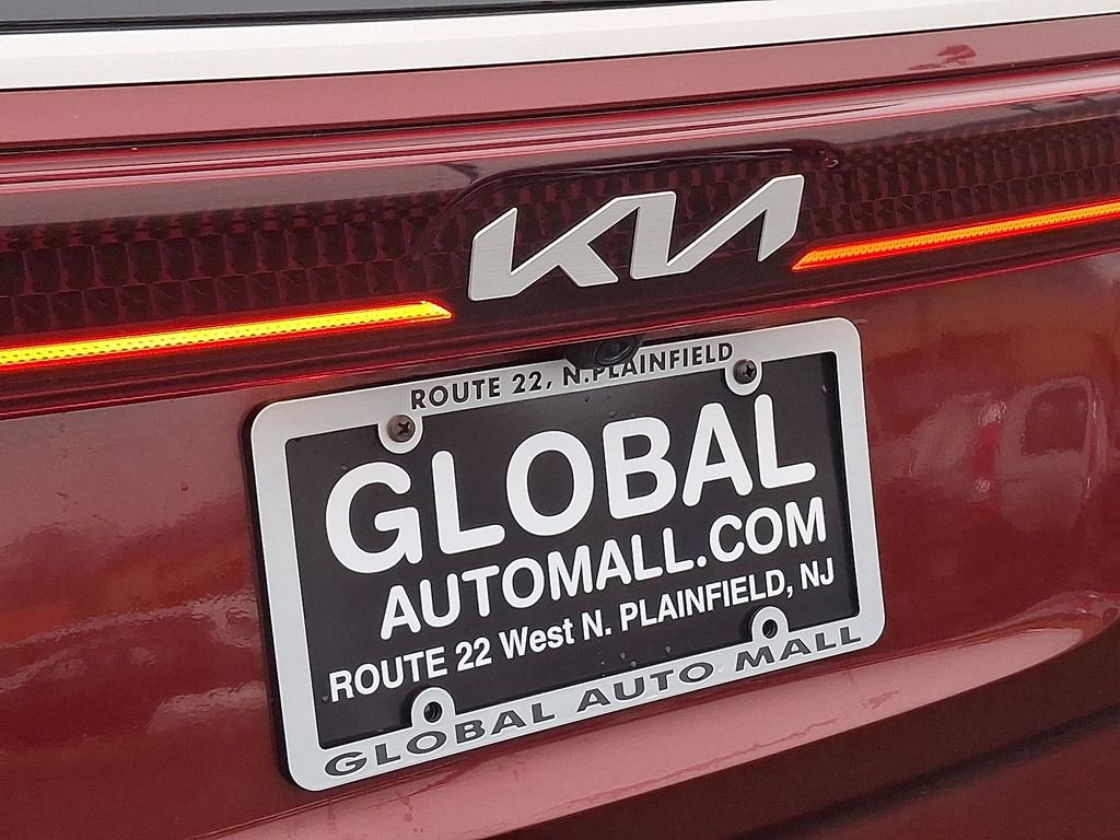 Used 2024 Kia Carnival SX Prestige image 31