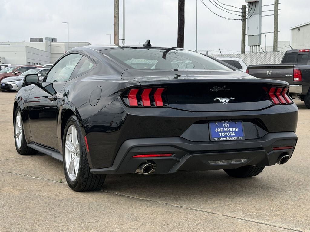 Used 2026 Ford Mustang Premium RWD image 7