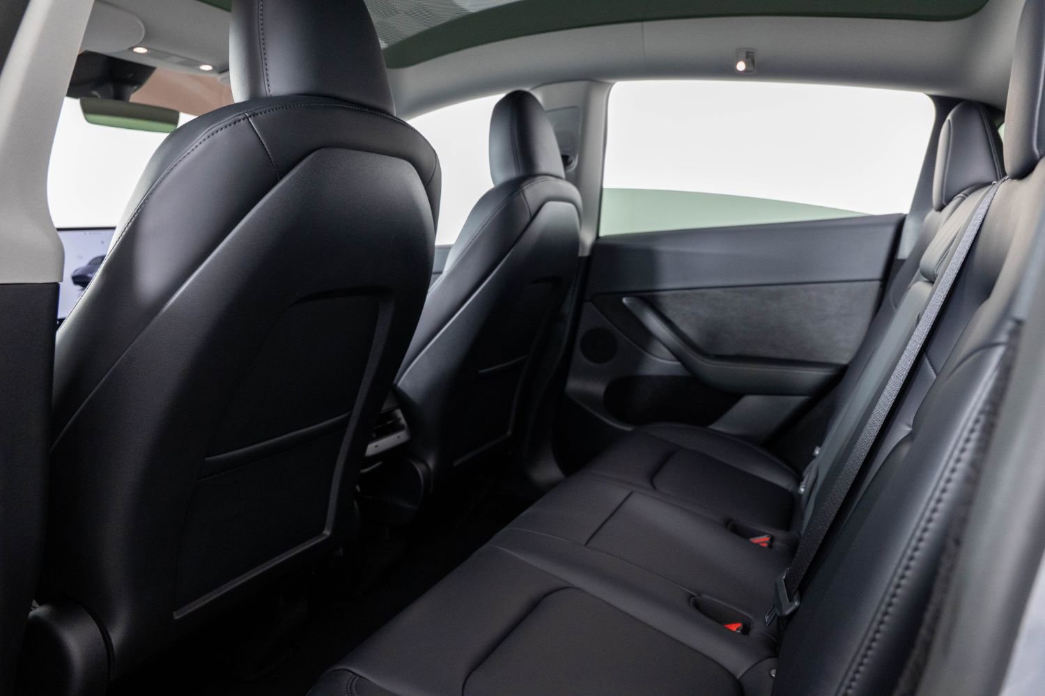 Used 2025 Tesla Model Y Long Range RWD image 19