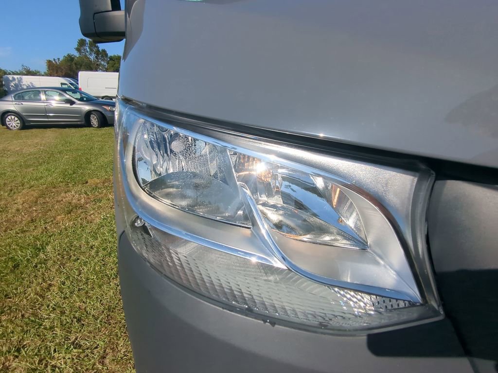Used 2025 Mercedes-Benz Sprinter 2500 image 21