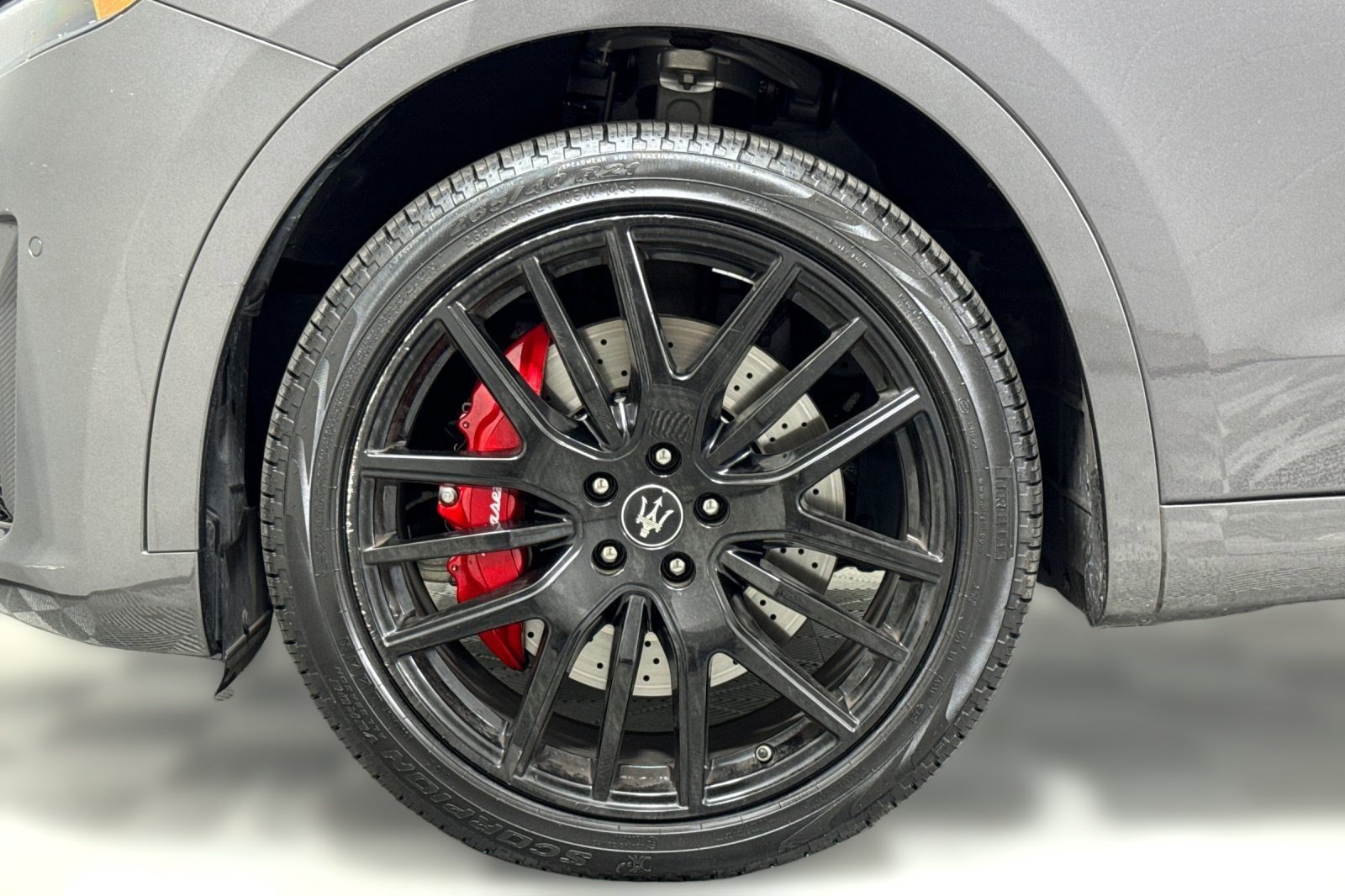 Used 2023 Maserati Levante Trofeo image 11