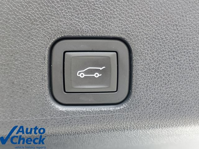 Used 2025 GMC Acadia Elevation w/ Black Edition FWD image 11