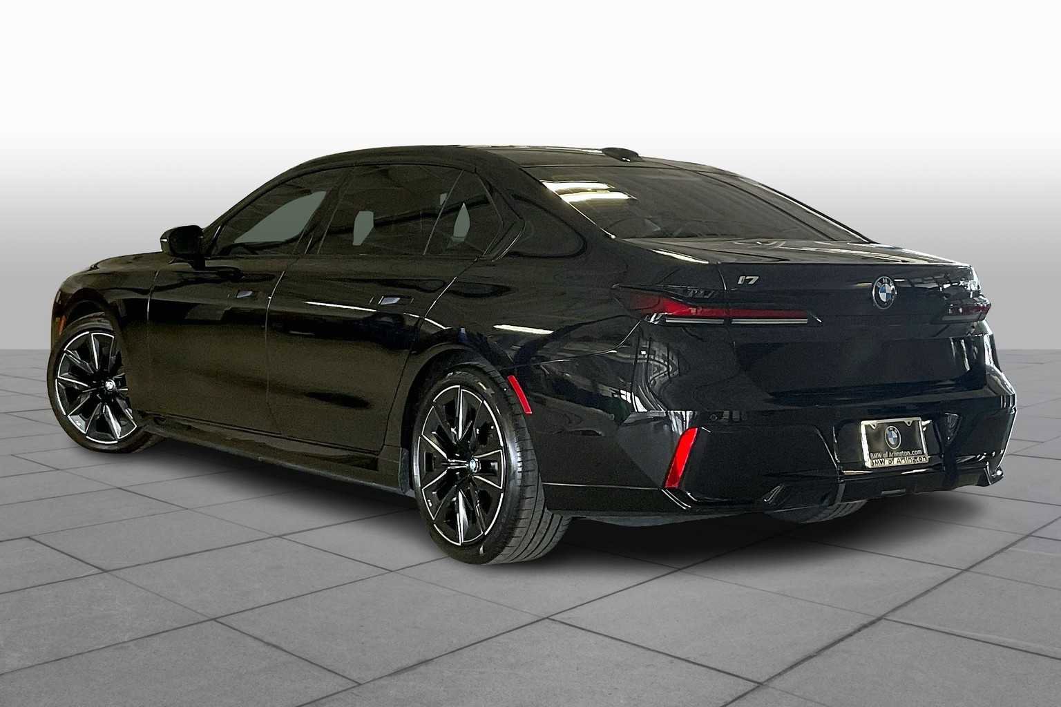 Used 2023 BMW i7 xDrive60 image 11