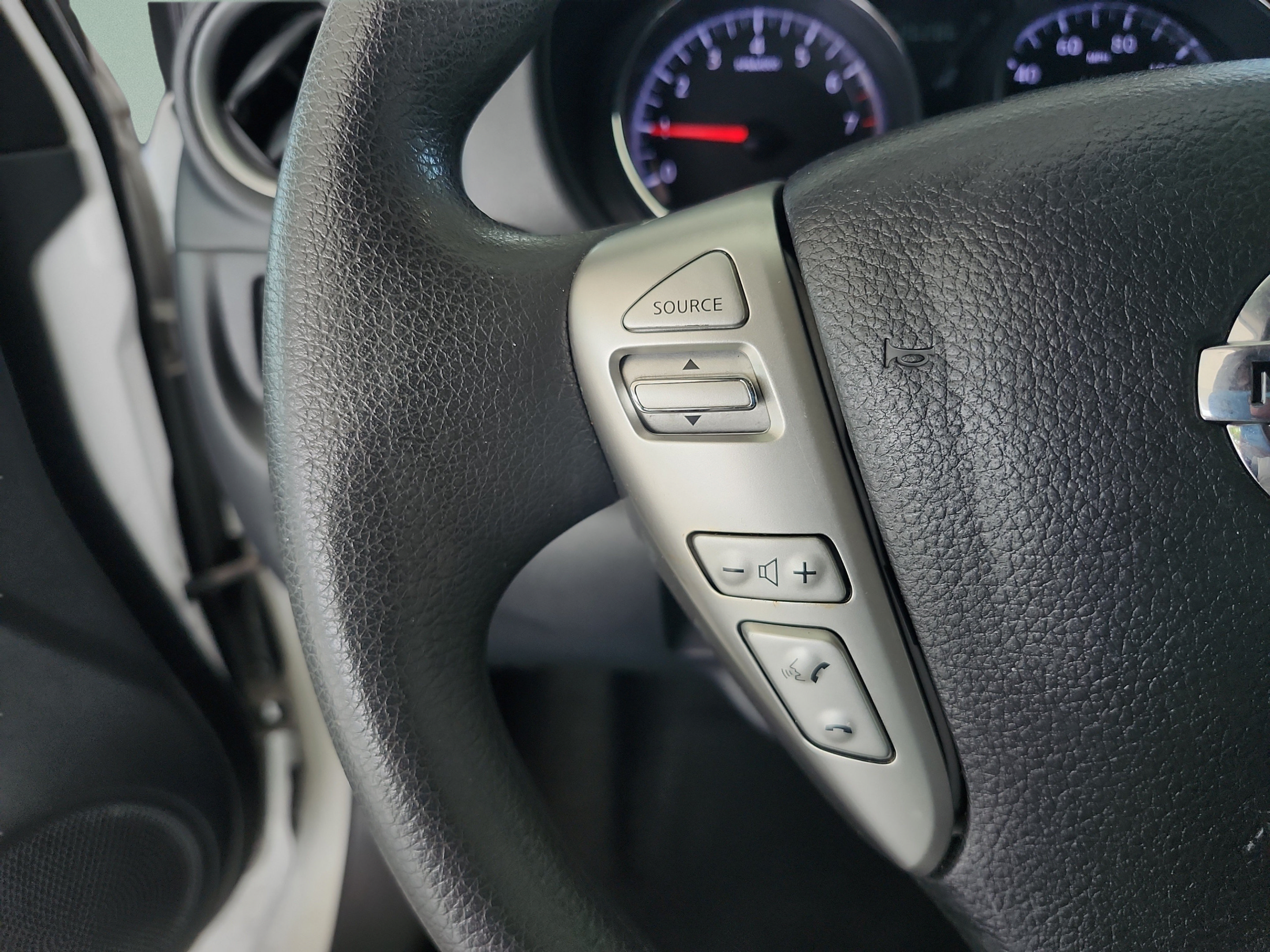 Used 2016 Nissan Versa SV FWD image 13