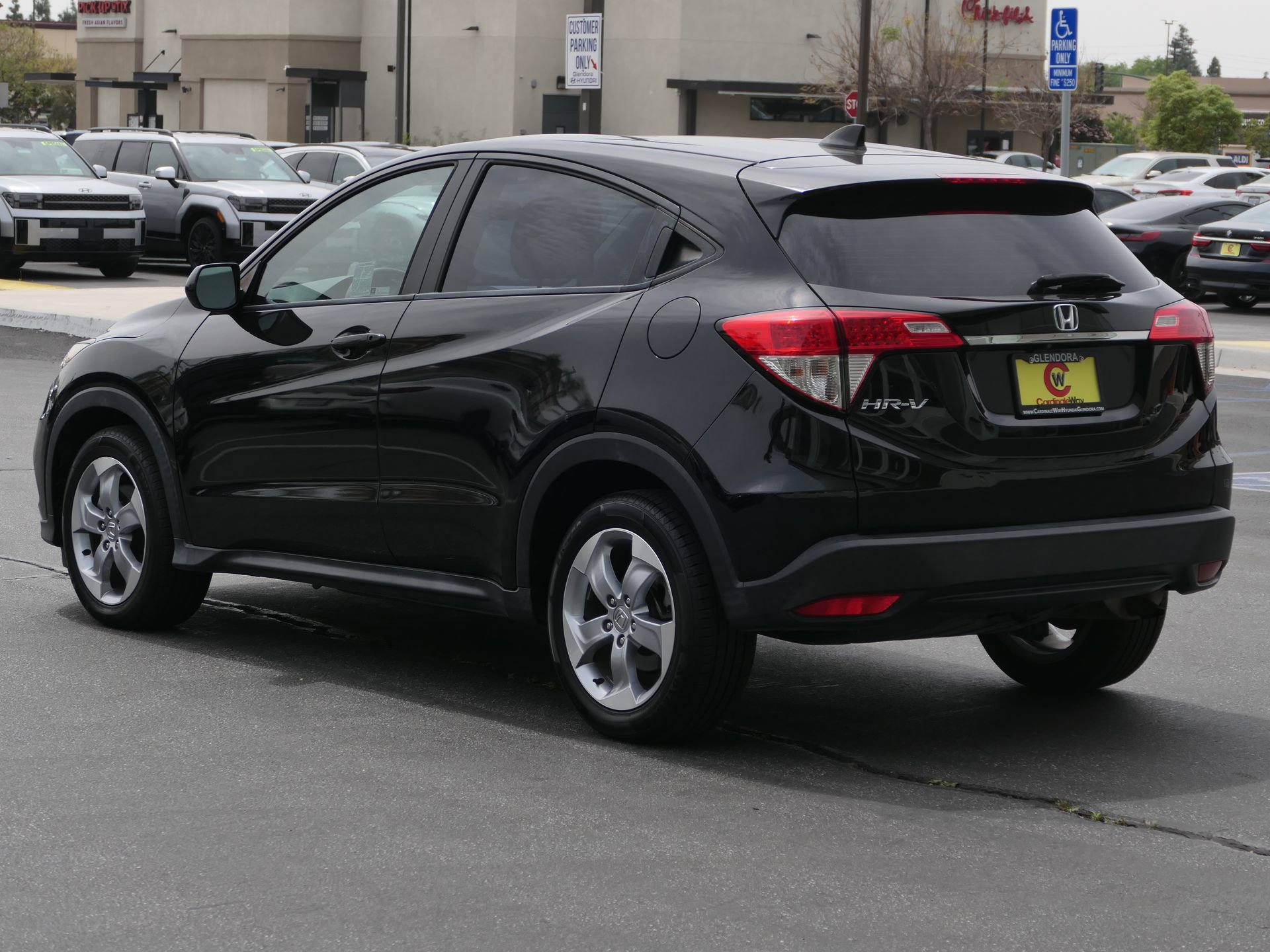 Used 2021 Honda HR-V LX image 6