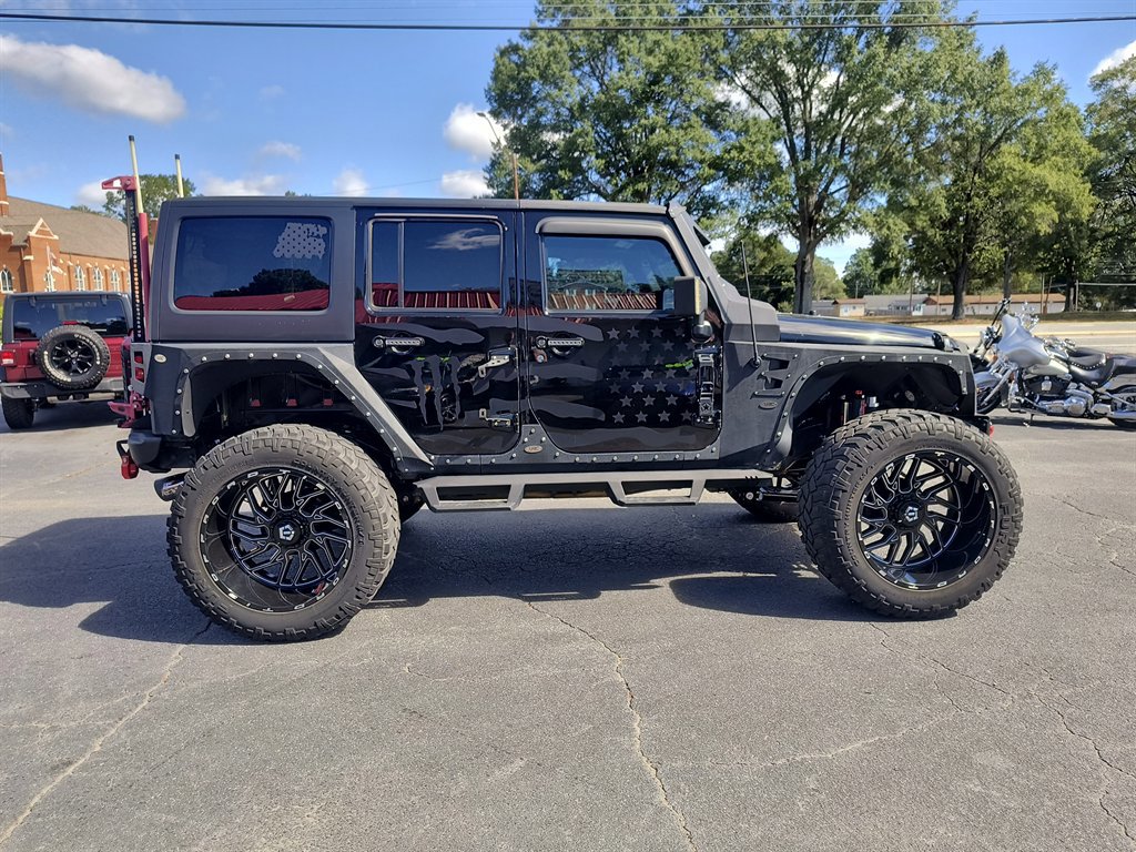 Used 2018 Jeep Wrangler Unlimited Sahara image 6