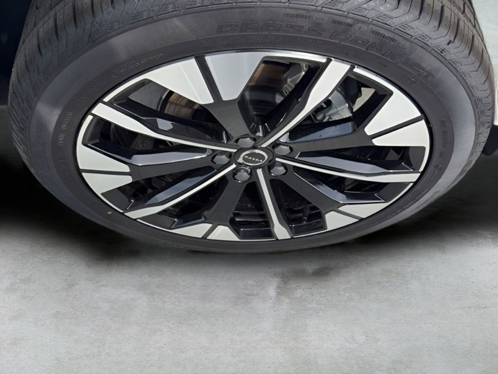 New 2026 Volvo XC60 B5 Plus w/ Protection Package Premier AWD/4WD image 16