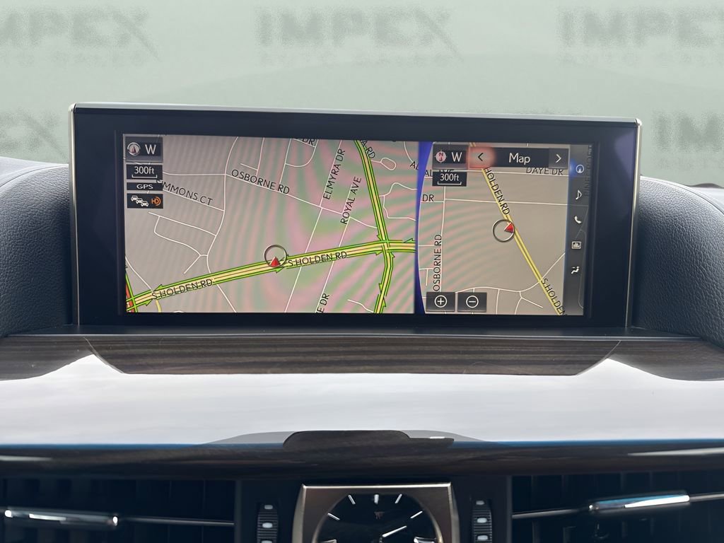 Used 2021 Lexus LX 570 4WD w/ Luxury Package image 22