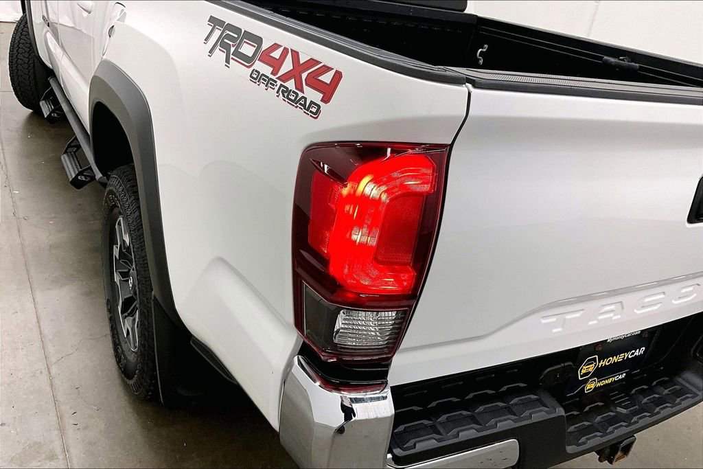 Used 2019 Toyota Tacoma TRD Off-Road AWD/4WD image 24