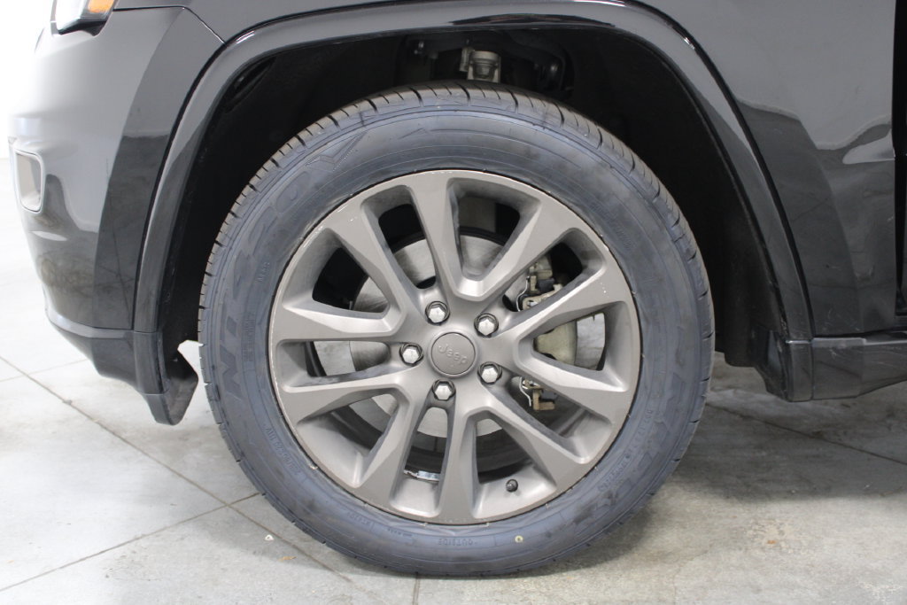 Used 2017 Jeep Grand Cherokee Limited 75th Anniversary AWD/4WD image 58